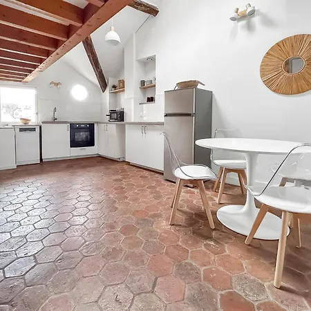 Hypercentre Saint-germain-en-laye, Beau Duplex Apartment Saint-Germain-en-Laye